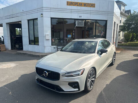 2021 VOLVO S60