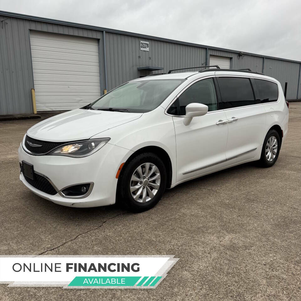 2017 CHRYSLER Pacifica