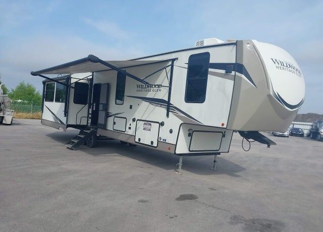 2022 FOREST RIVER Wildwood Laminated Towables