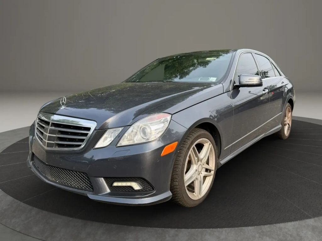 2011 MERCEDES-BENZ E-Class