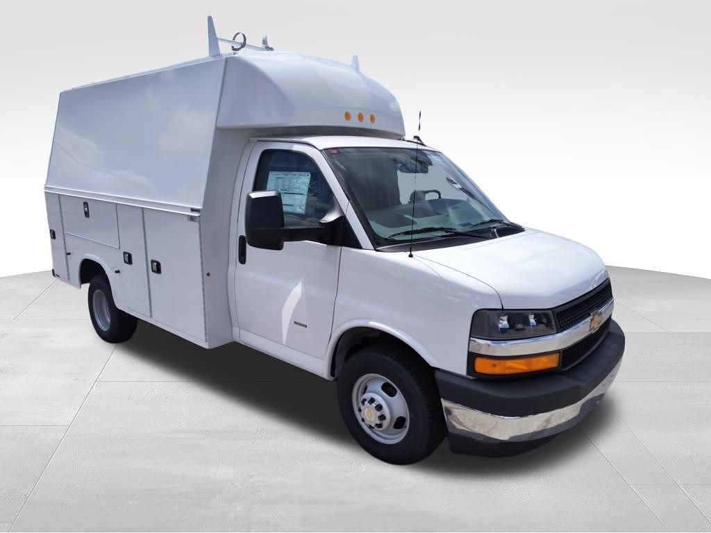 2025 CHEVROLET Express