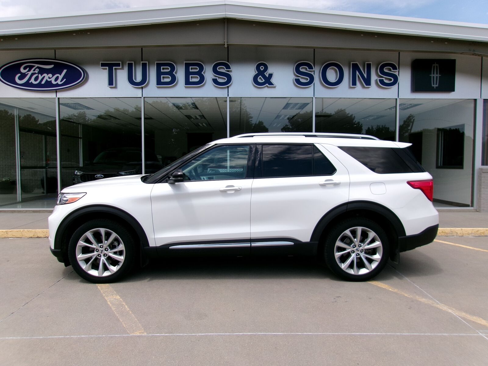 2021 FORD Explorer