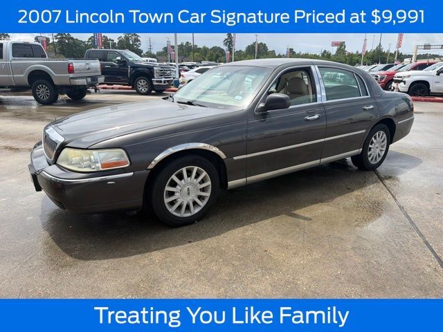 2007 LINCOLN Town Car
