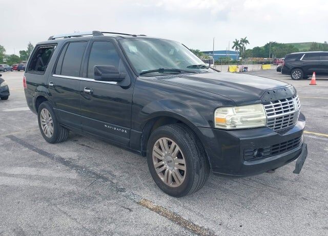 2011 LINCOLN Navigator