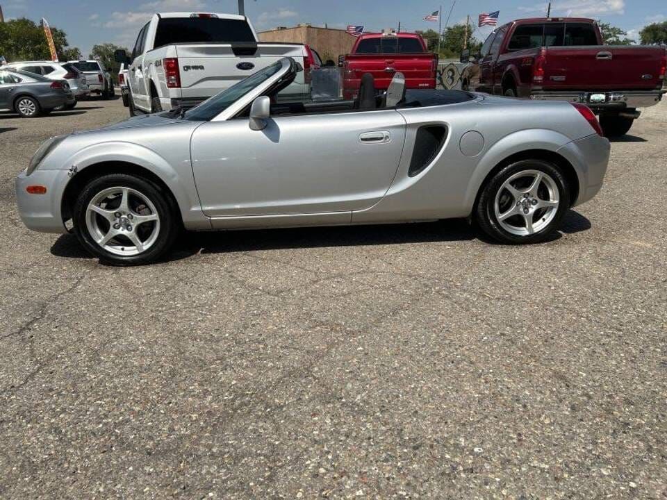 2002 TOYOTA MR2