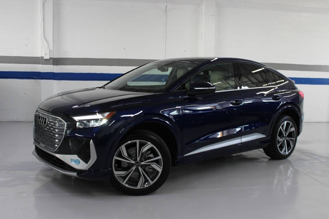 2024 AUDI Q4