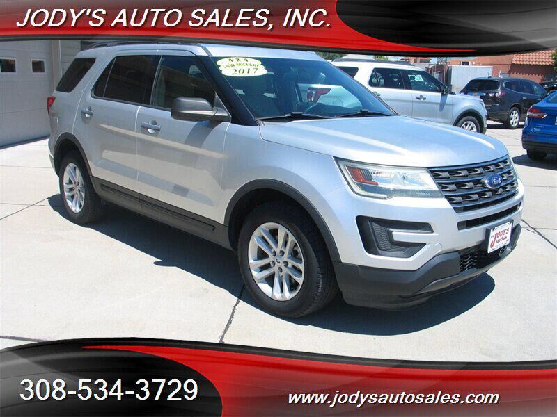 2017 FORD Explorer