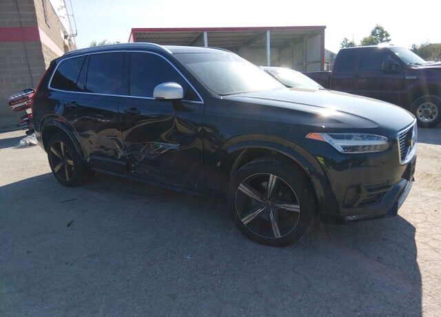 2017 VOLVO XC90