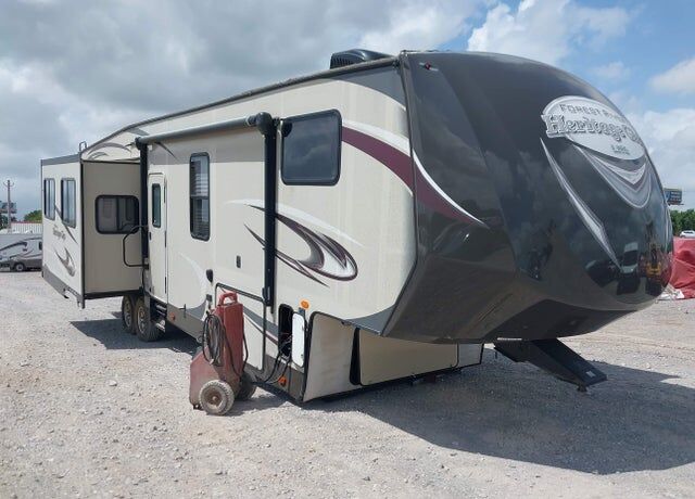 2015 FOREST RIVER Wildwood Laminated Towables