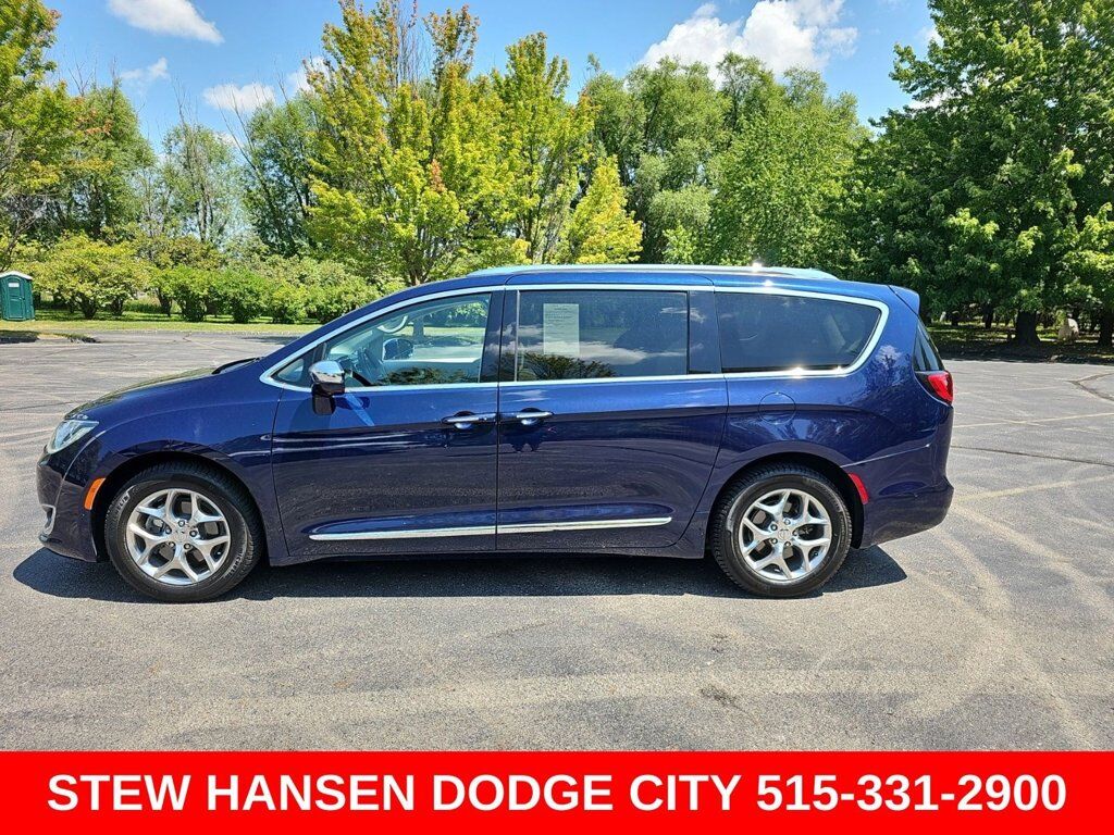 2017 CHRYSLER Pacifica