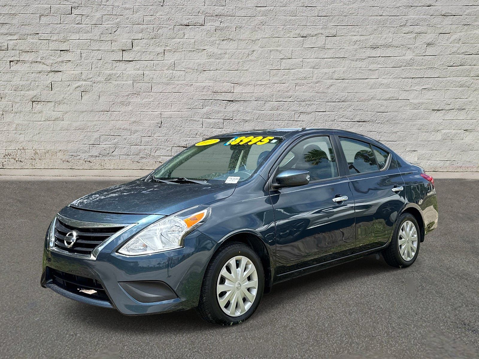 2017 NISSAN Versa