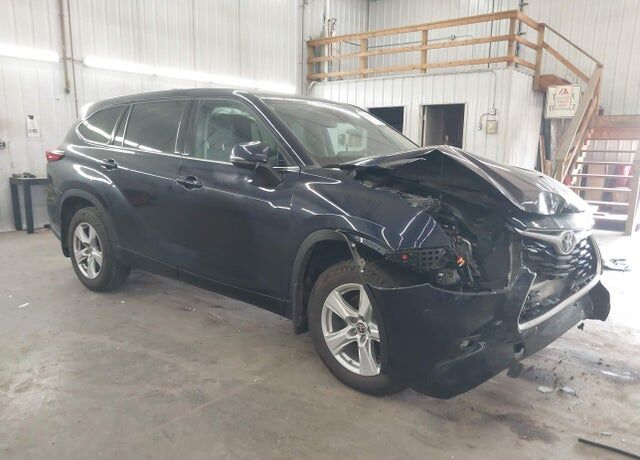 2022 TOYOTA Highlander