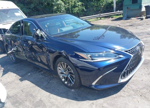 2024 LEXUS ES