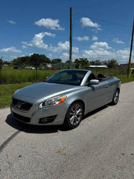 2011 VOLVO C70