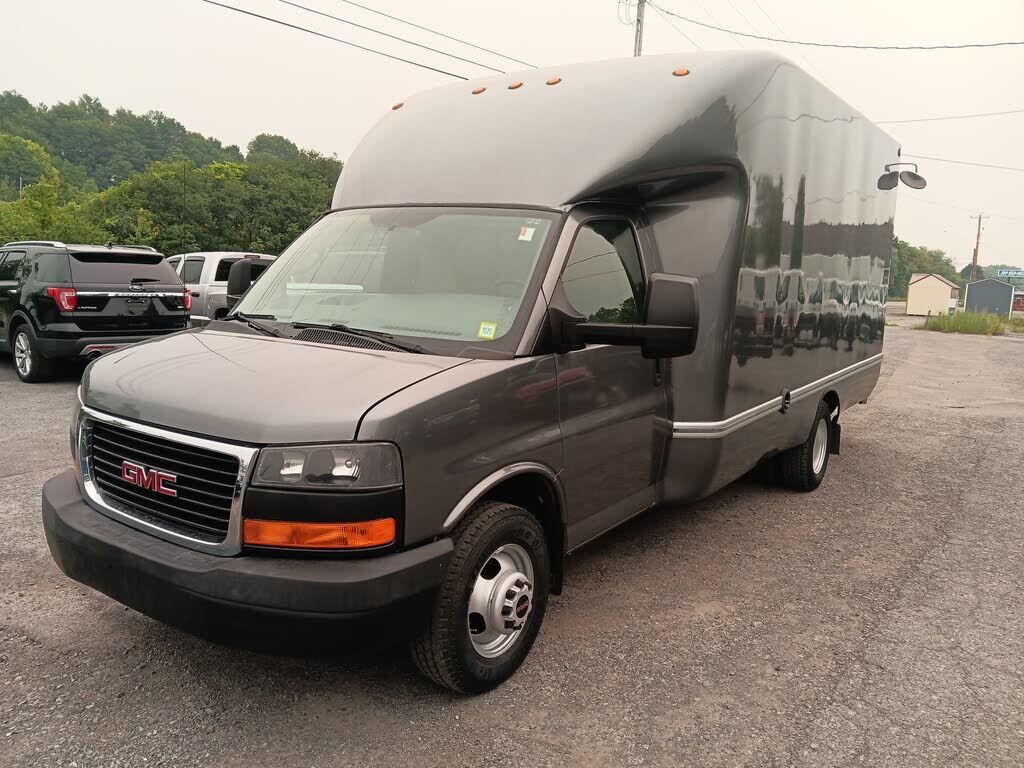 2016 GMC Savana