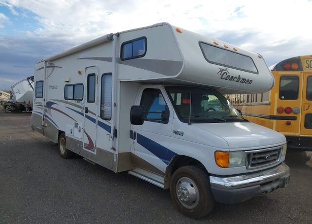 2004 FORD E-450