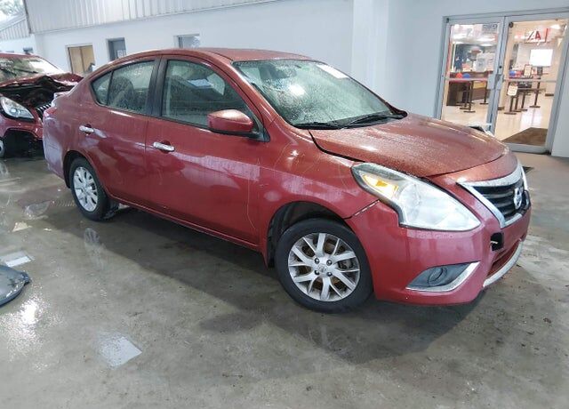 2017 NISSAN Versa