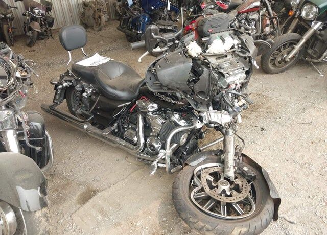 2019 HARLEY DAVIDSON FLHX / Street Glide