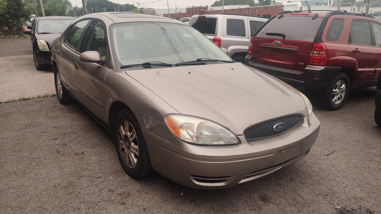 2005 FORD Taurus