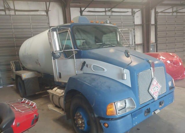 2005 KENWORTH T300