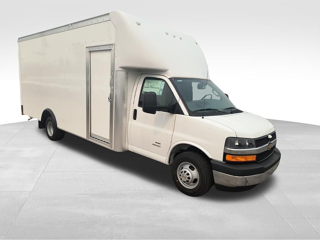 2026 CHEVROLET Express