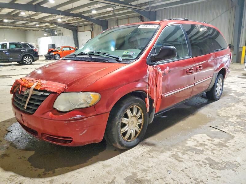 2005 CHRYSLER Town and Country
