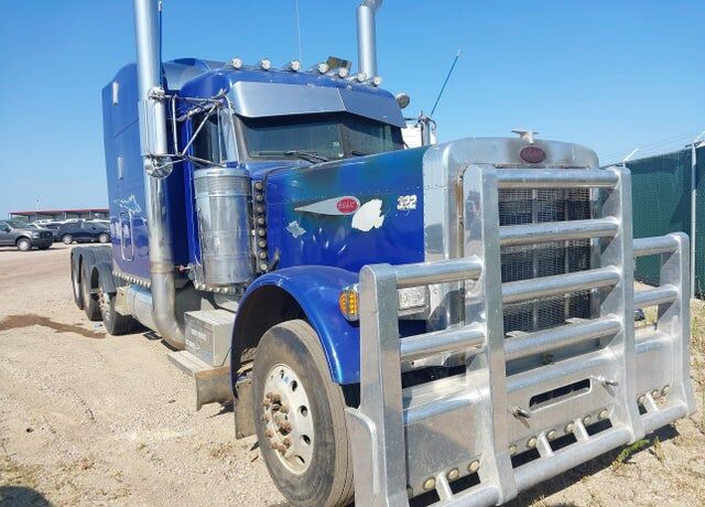 2001 PETERBILT 379