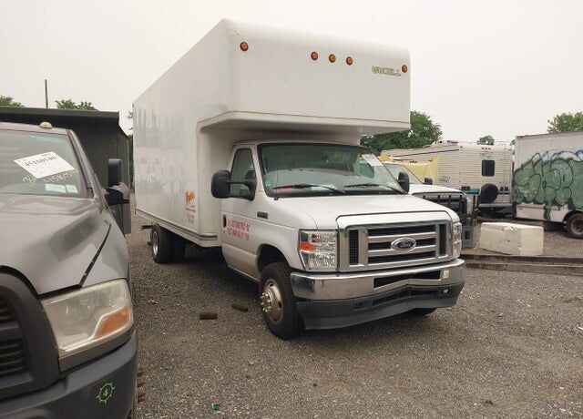 2022 FORD E-450