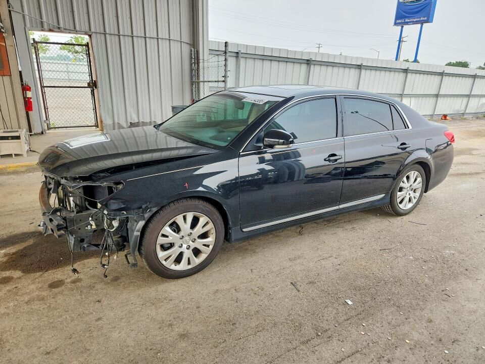 2011 TOYOTA Avalon
