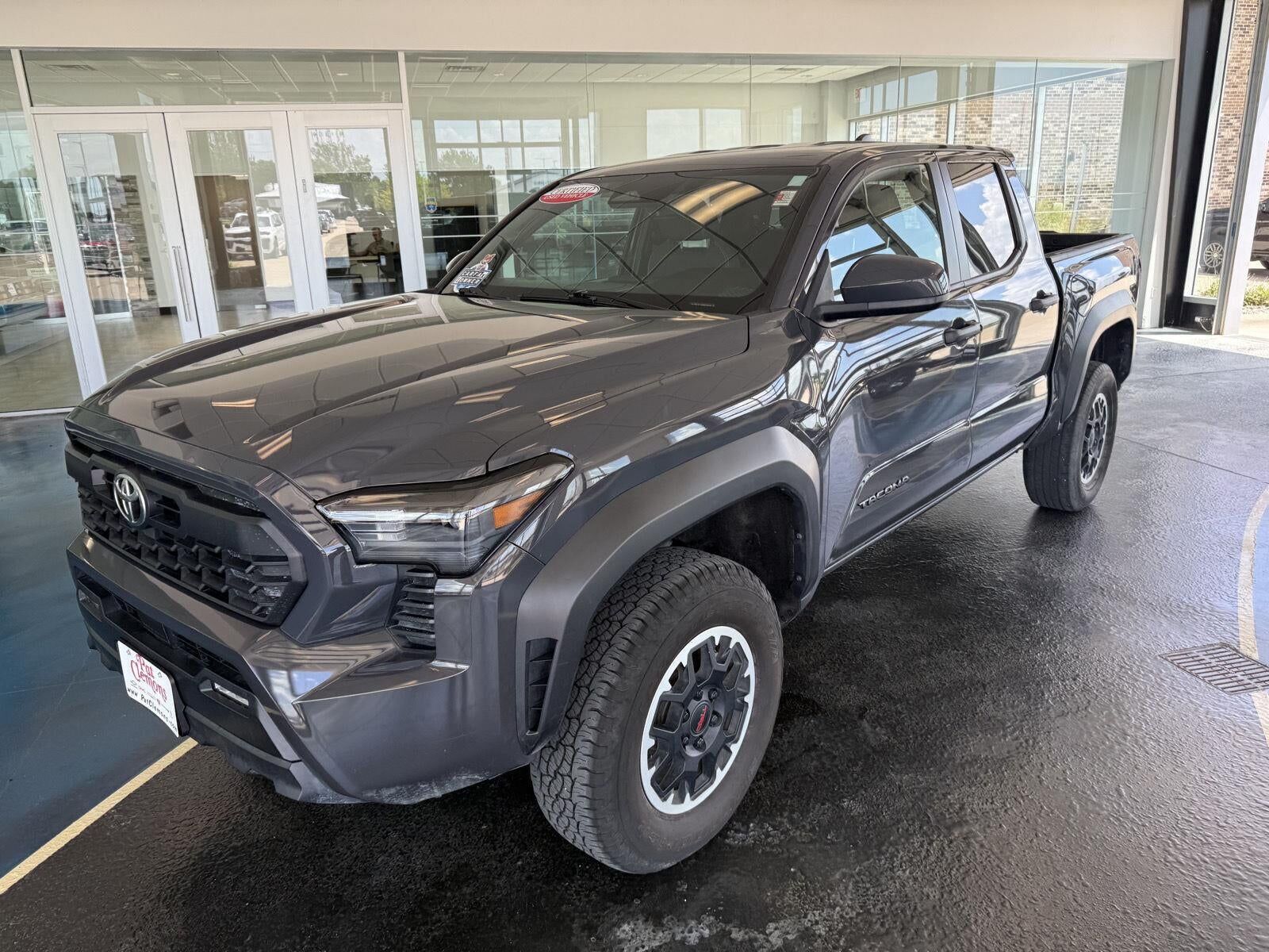 2024 TOYOTA Tacoma