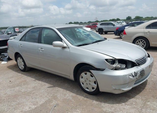 2005 TOYOTA Camry