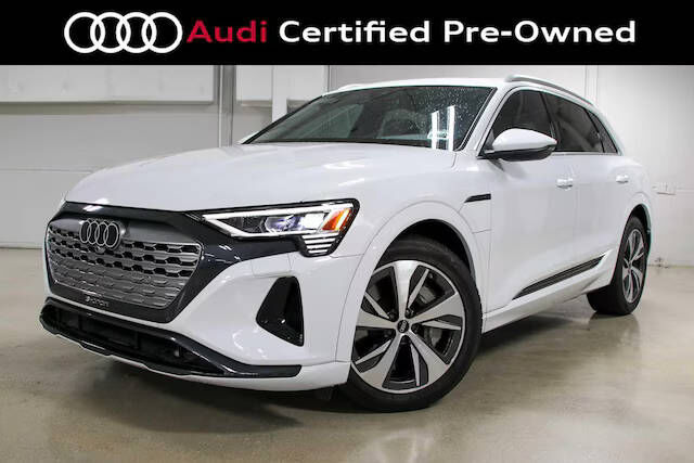 2024 AUDI Q8
