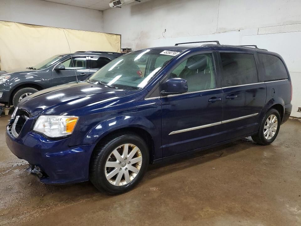 2014 CHRYSLER Town and Country
