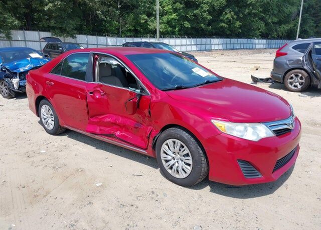 2013 TOYOTA Camry