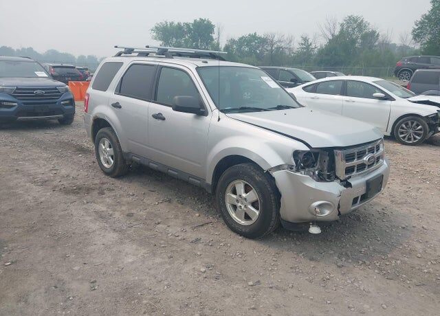2011 FORD Escape
