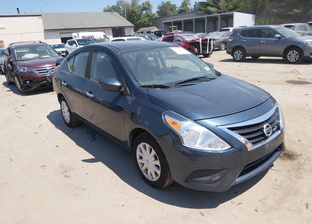 2017 NISSAN Versa