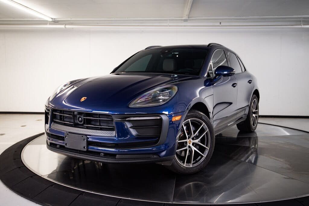 2024 PORSCHE Macan