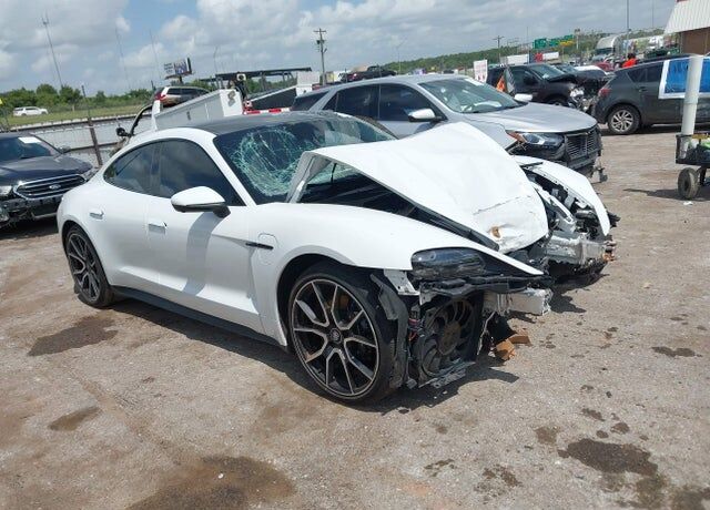 2024 PORSCHE Taycan
