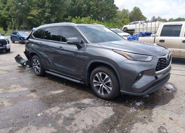 2022 TOYOTA Highlander
