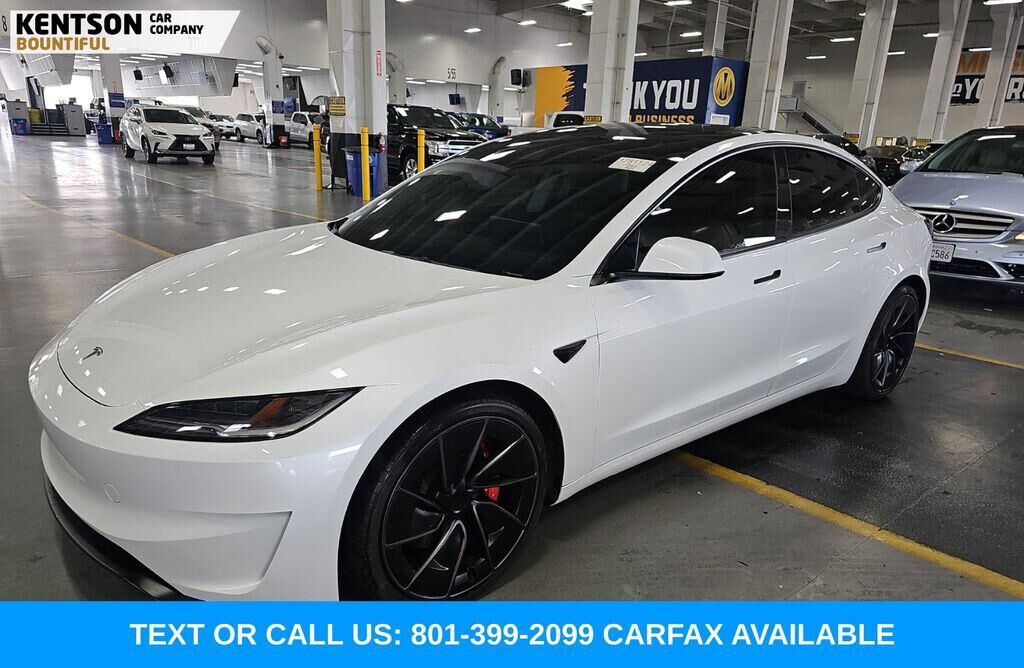2025 TESLA Model 3