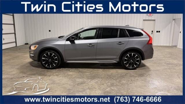 2017 VOLVO V60CC