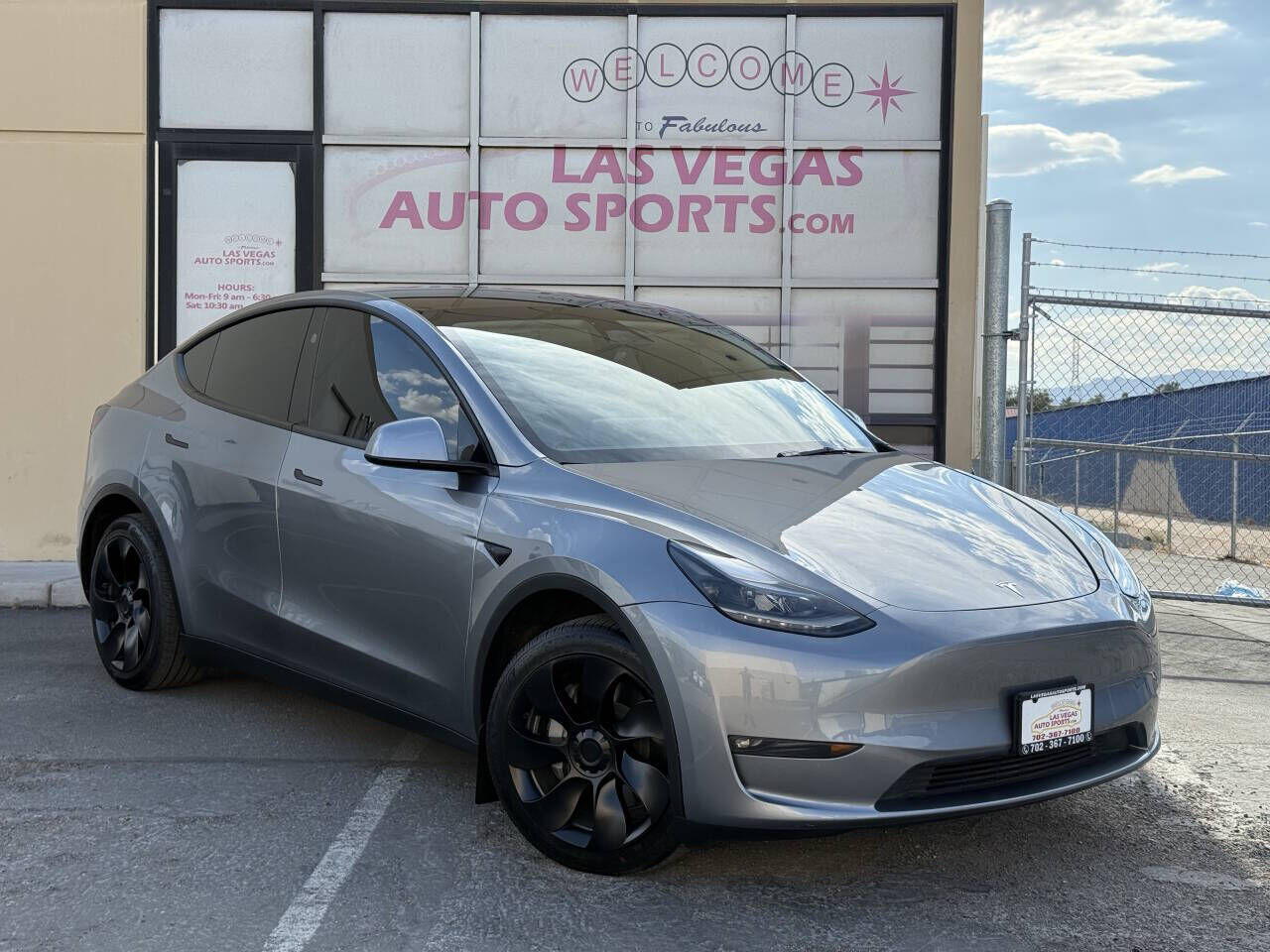 2024 TESLA Model Y