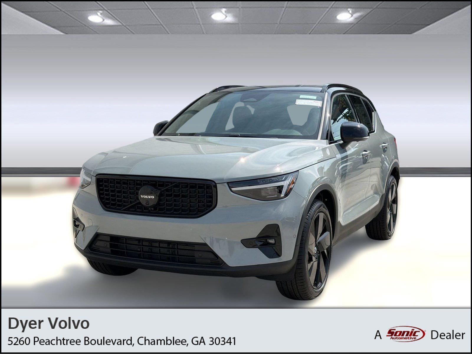2026 VOLVO XC40