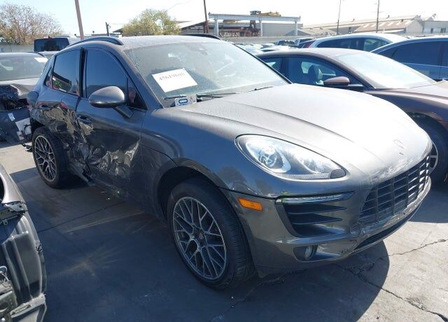 2018 PORSCHE Macan