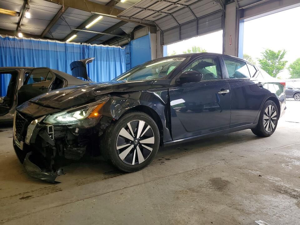 2022 NISSAN Altima