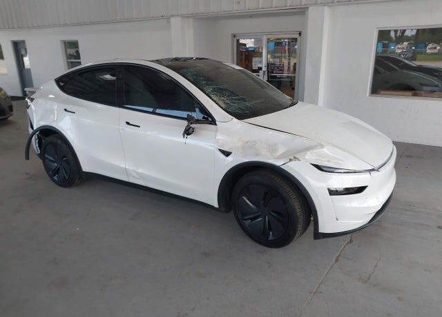 2026 TESLA Model Y