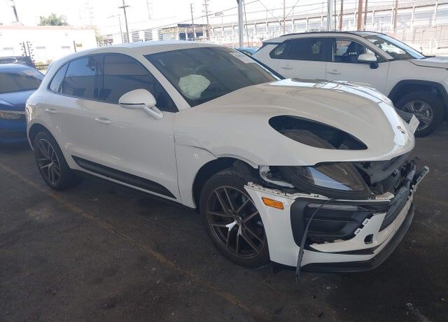 2023 PORSCHE Macan