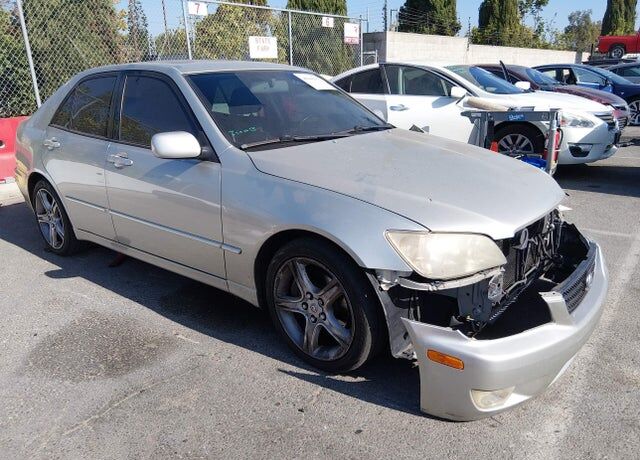 2002 LEXUS IS