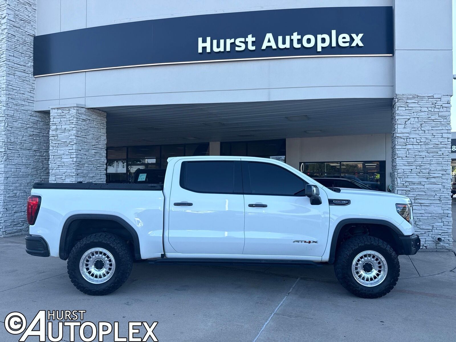 2023 GMC Sierra