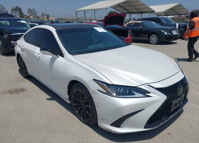 2021 LEXUS ES